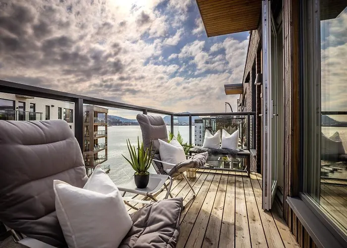 Apartment New Penthouse With Sea View In Centrum