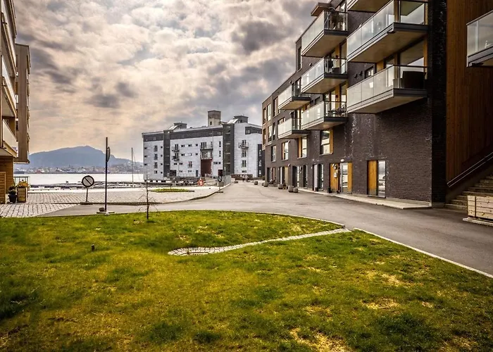 New Penthouse With Sea View In Centrum * Μπέργκεν