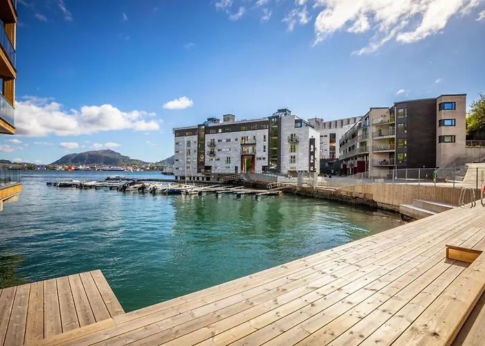 New Penthouse With Sea View In Centrum Μπέργκεν